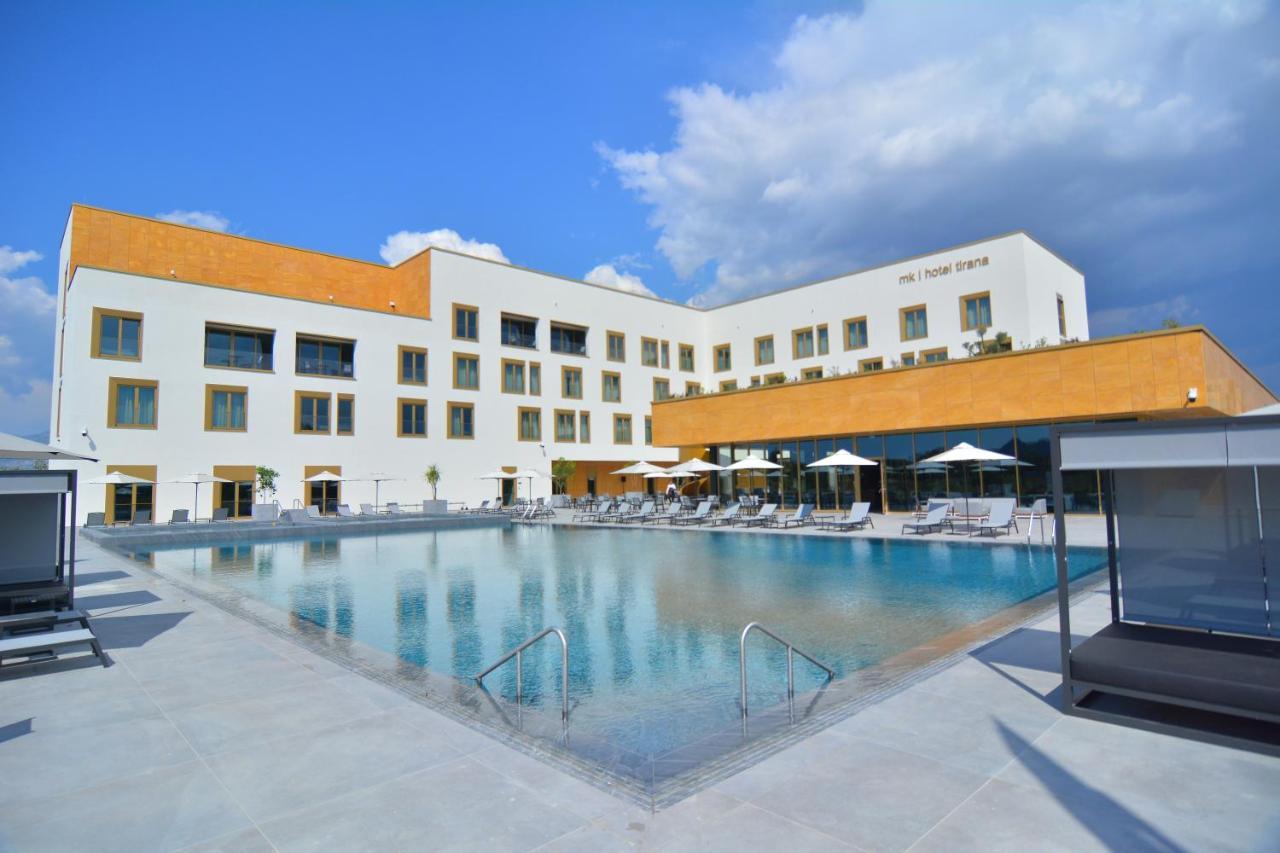 mk hotel tirana Rinas Eksteriør billede The hotel's swimming pool