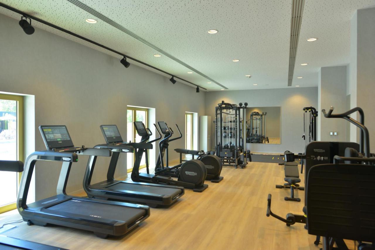 mk hotel tirana Rinas Eksteriør billede The gym at the hotel