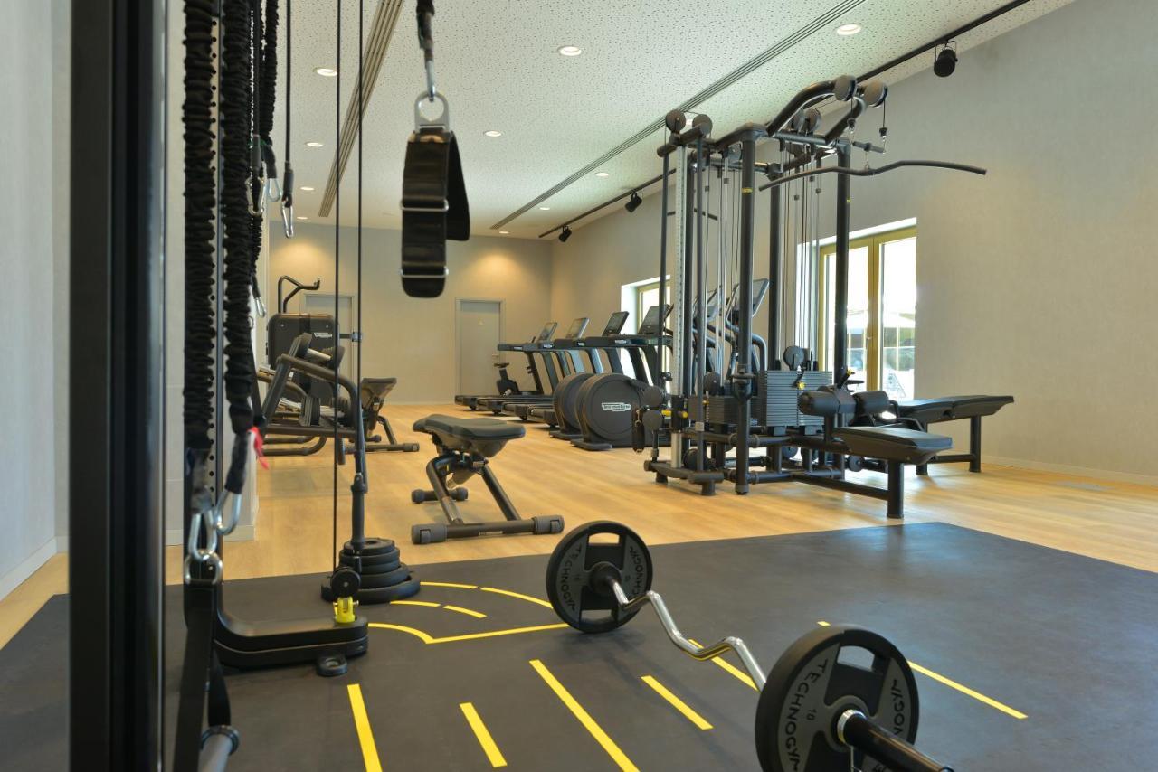mk hotel tirana Rinas Eksteriør billede The gym at the hotel
