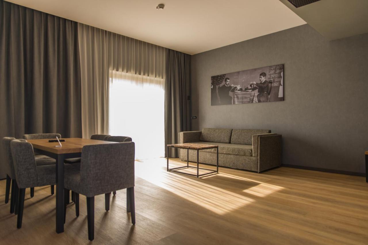 mk hotel tirana Rinas Eksteriør billede