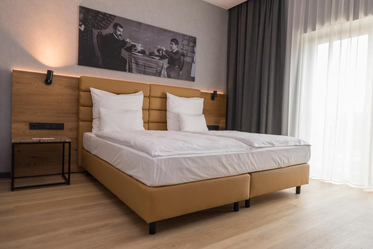 mk hotel tirana Rinas Eksteriør billede