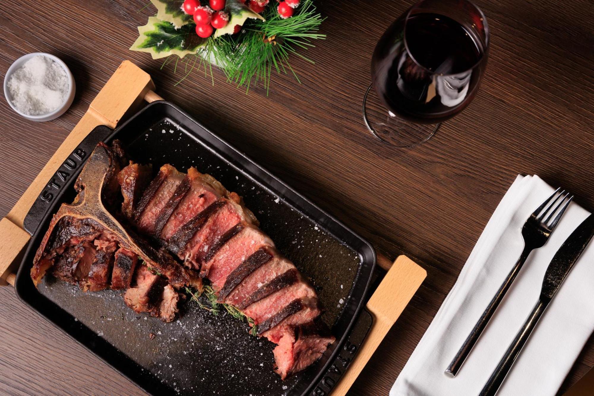 mk hotel tirana Rinas Eksteriør billede A steak