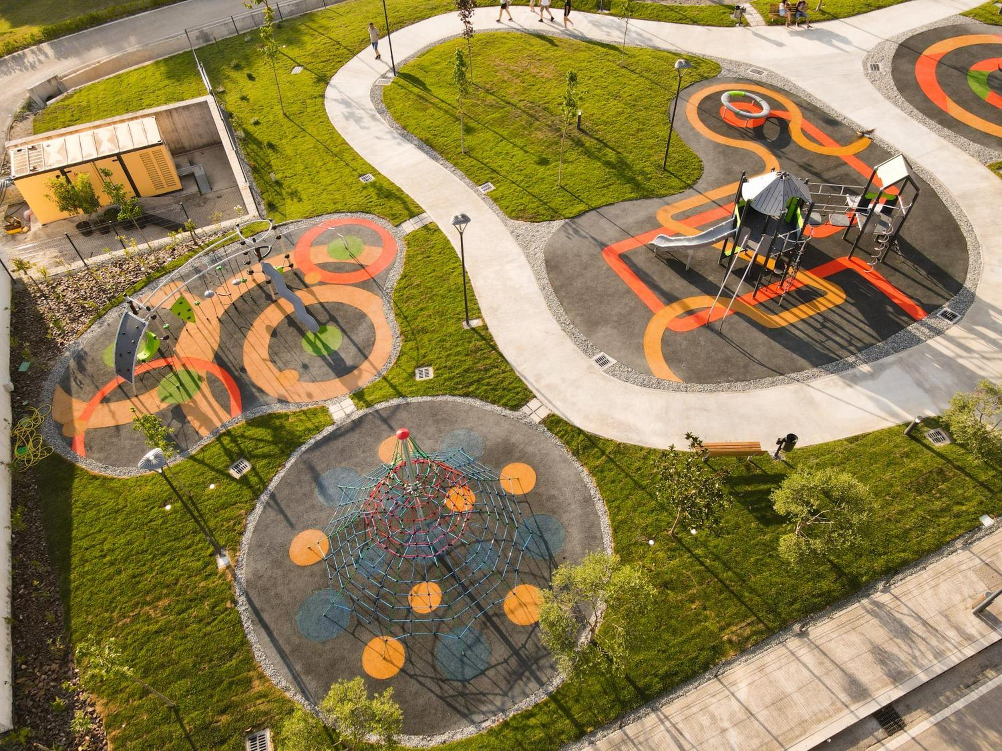 mk hotel tirana Rinas Eksteriør billede Aerial view of the park